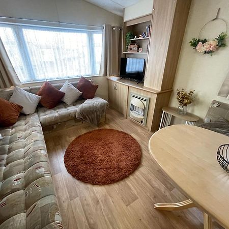 Sandlemere - 6 Berth, 3 Bedroom Caravan Tunstall  エクステリア 写真
