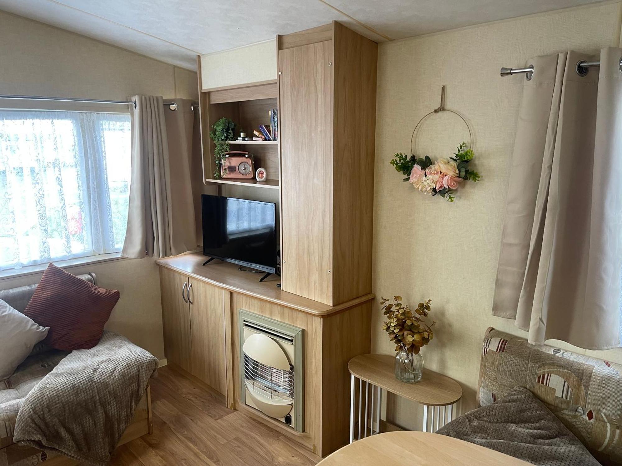 Sandlemere - 6 Berth, 3 Bedroom Caravan Tunstall  エクステリア 写真